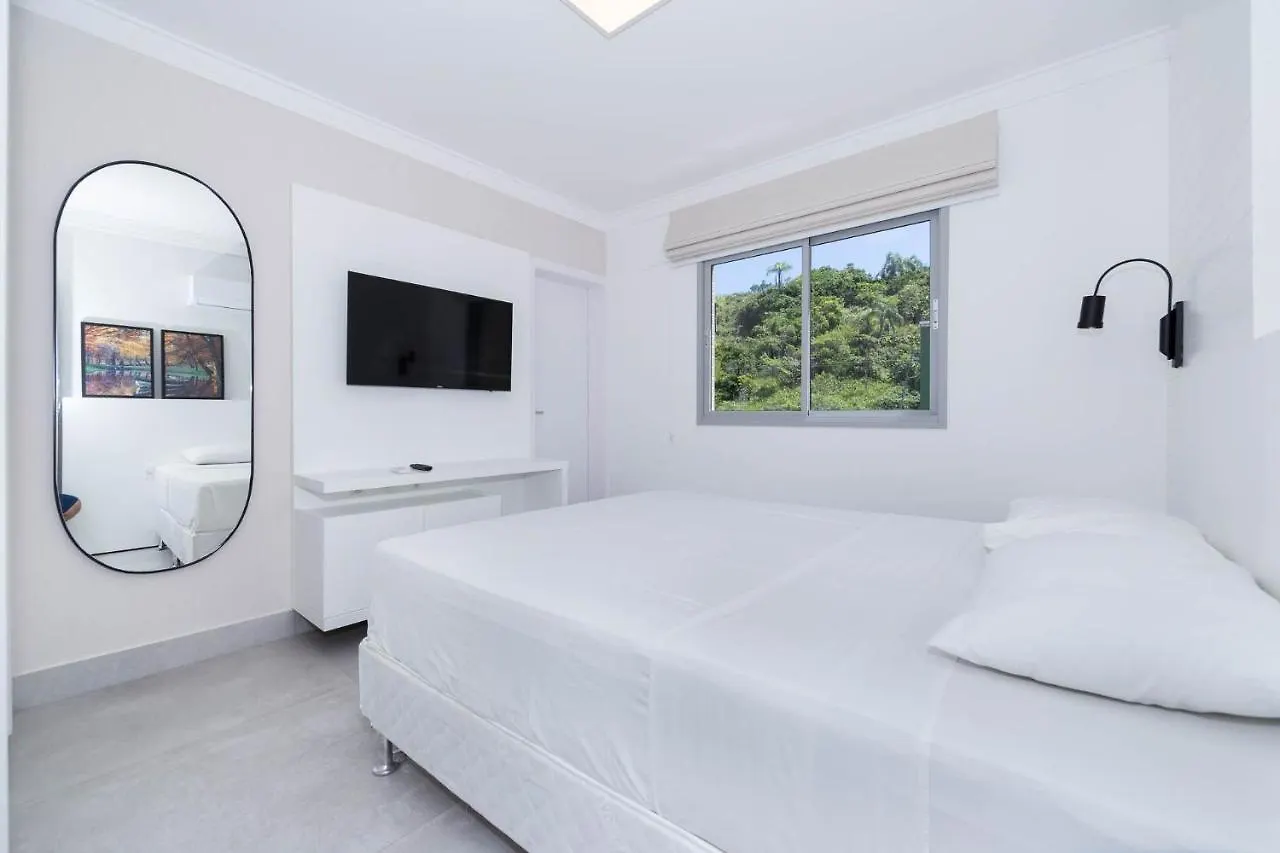 Positano 206 - Apartamento 02 Suites - Finamente Mobiliado E Decorado - A 30M Da Praia De 4 Ilhas - Bombinhas Apartmán