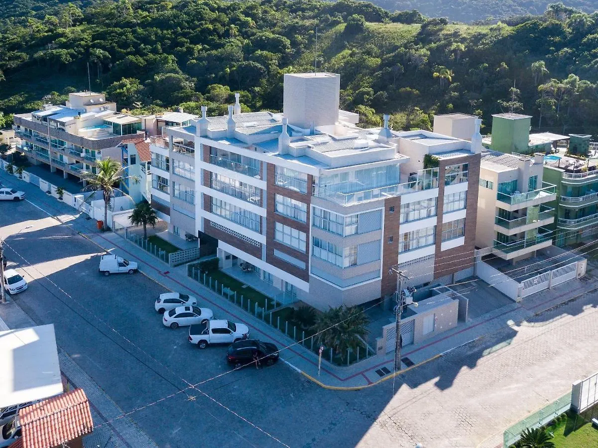 Positano 206 - Apartamento 02 Suites - Finamente Mobiliado E Decorado - A 30M Da Praia De 4 Ilhas - Bombinhas Apartmán