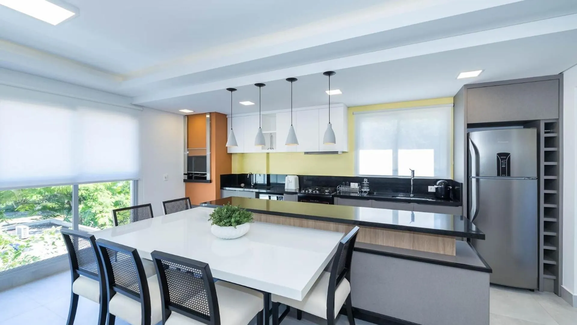 Positano 206 - Apartamento 02 Suites - Finamente Mobiliado E Decorado - A 30M Da Praia De 4 Ilhas - Bombinhas Brazílie